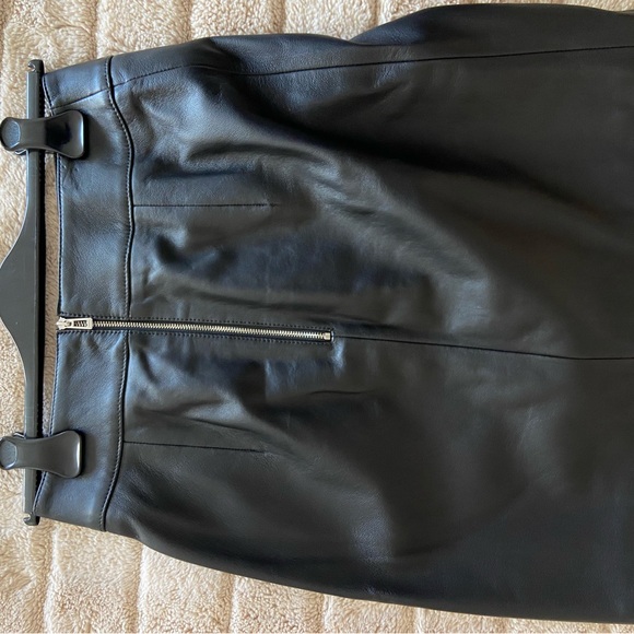 HUGO BOSS lamb leather skirt size small - Picture 5 of 9